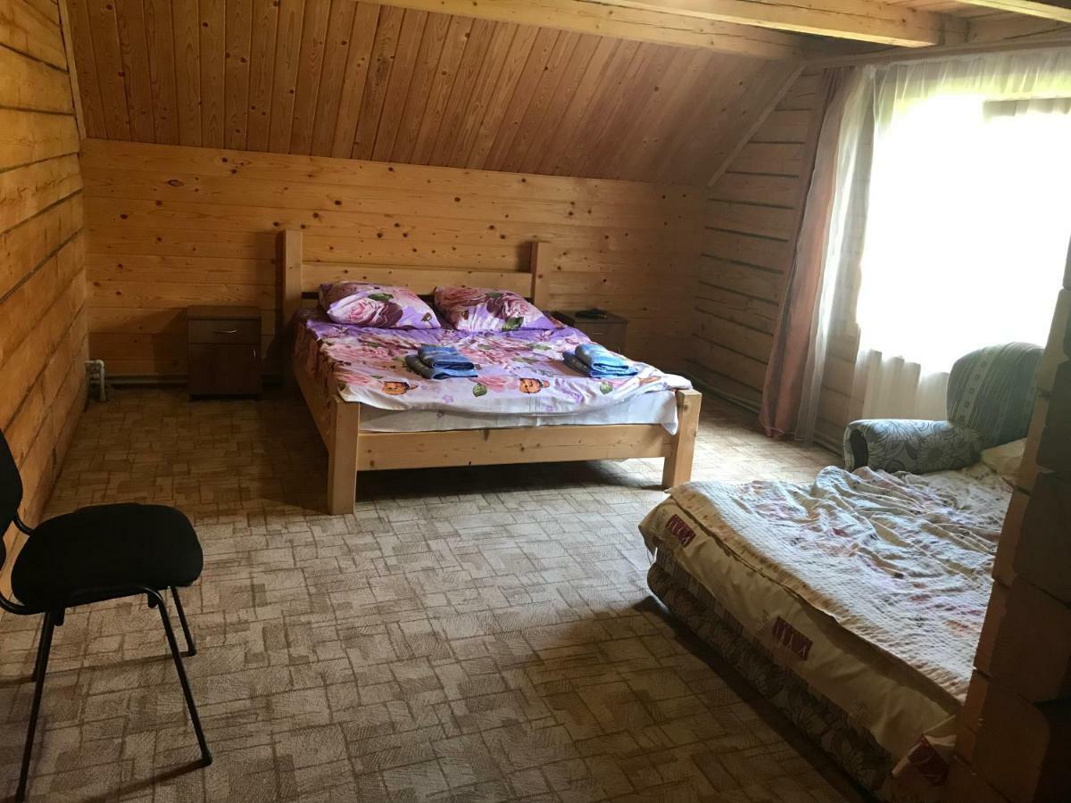 Садиба Гуцульський Двір ボロフタ エクステリア 写真